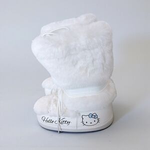 **NEW** Hello Kitty Snow Fur Boots Forever 21 Hot Topic Shoes